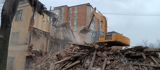 Промышленный снос и демонтаж зданий спецтехникой стоимость услуг и где заказать - Смоленск