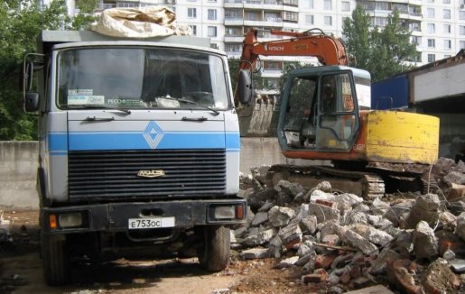 Вывоз строительного мусора, погрузчики, самосвалы, грузчики стоимость услуг и где заказать - Смоленск