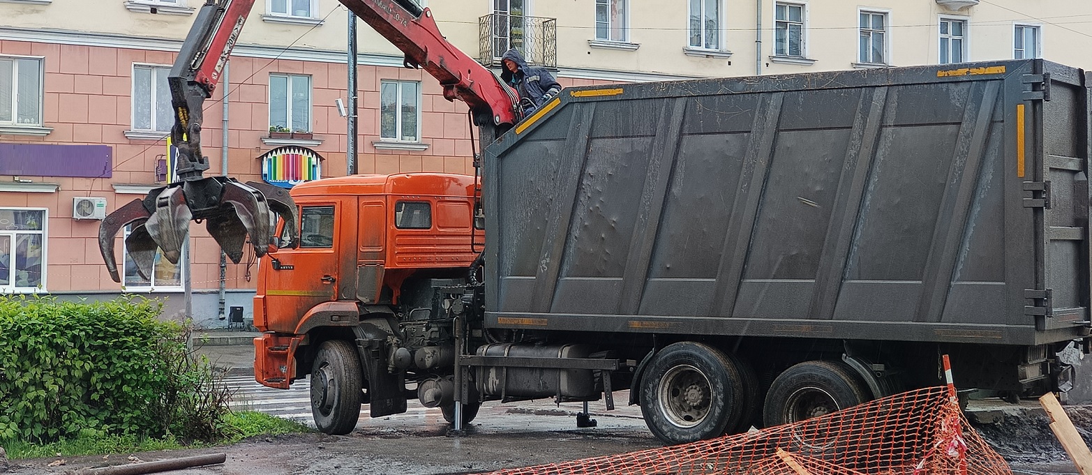 Продажа ломовозов в Монастырщине